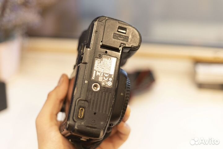 Canon 5D mark ii + 4 акк и +зарядка USB +карта пам