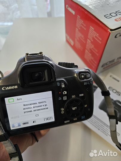 Зеркальный фотоаппарат Canon eos 1100d