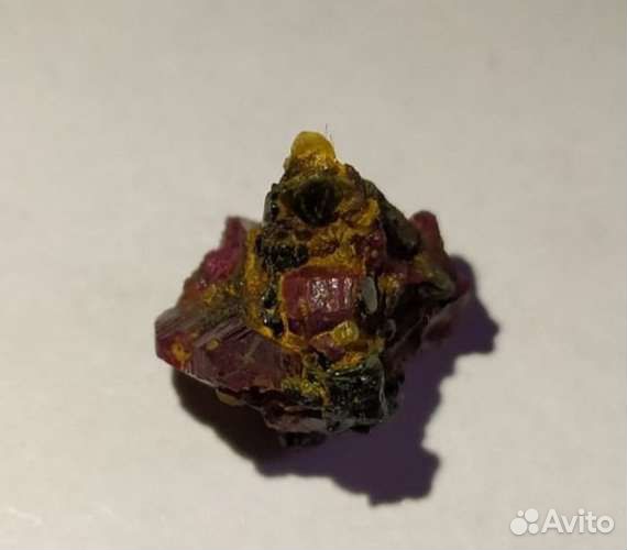 Рубин кристаллы сгранями Урал 