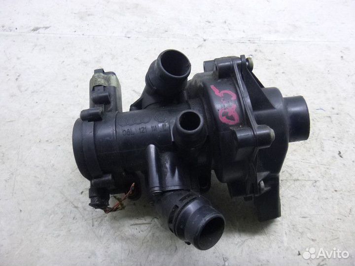 Насос водяной (помпа) audi Q5 2008