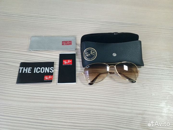 Солнцезащитные очки ray ban