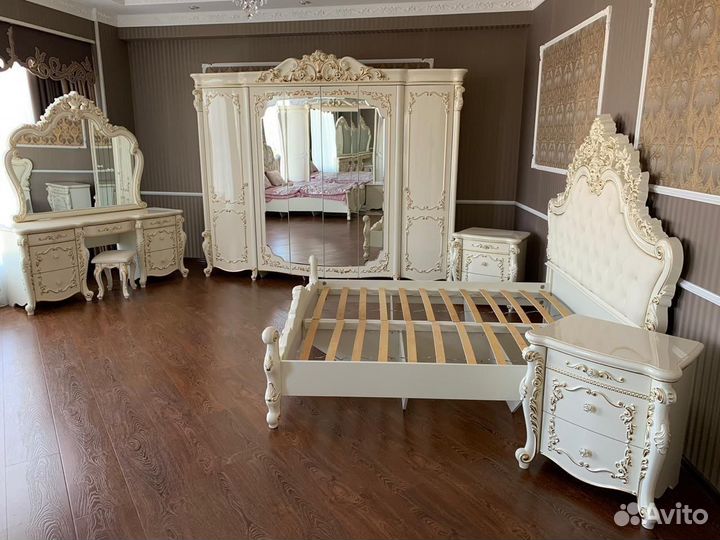 Спальный гарнитур Батичелли