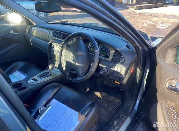 В разборе Jaguar - S-type, 2.5 (sajac03N55JN18787)