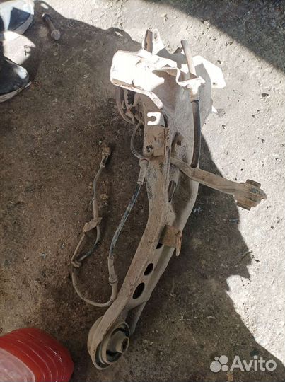 Рычаг продольный задний Mitsubishi Carisma