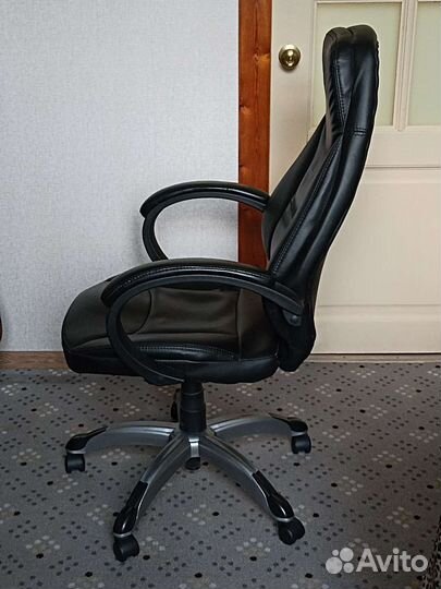 Компьютерное кресло (кресло руководителя)