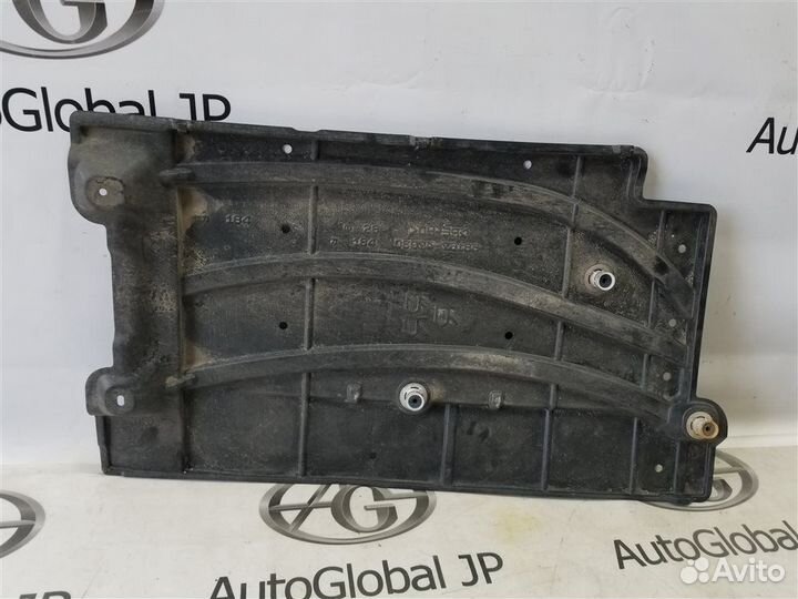 Защита днища правая Toyota Prius ZVW30 2ZR-FXE