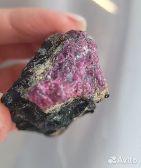 Звездчатый эгирин с эвдиалитом