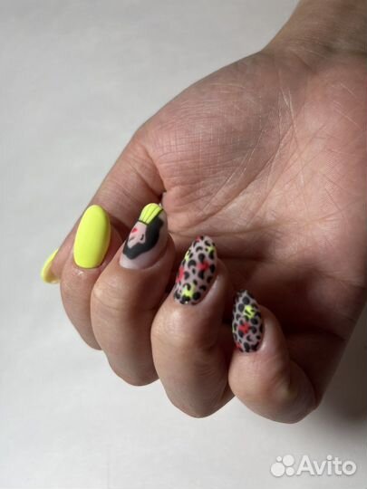 Маникюр, наращивание ногтей, педикюр