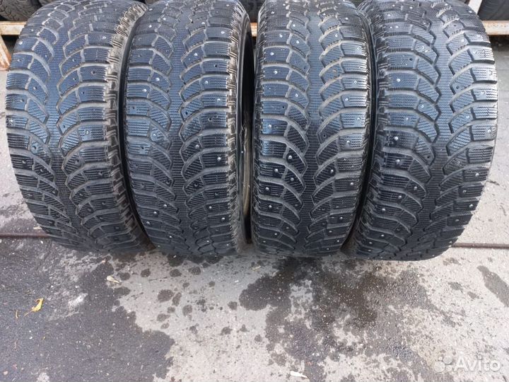 Bridgestone Blizzak Spike-01 235/60 R16 100T