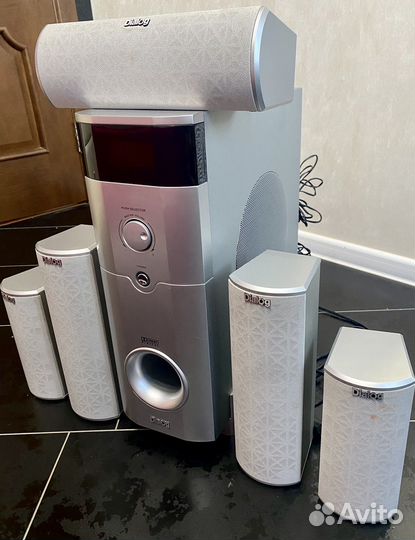 Сабвуфер с колонками