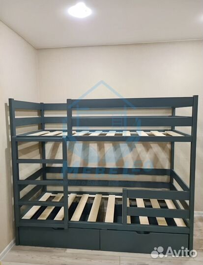 Двухъярусная кровать