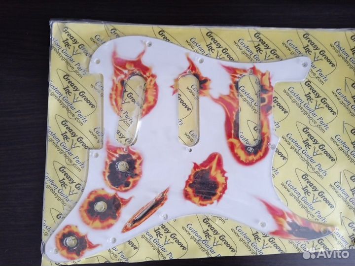 Пиккгард для Fender American Stratocaster