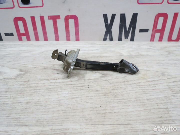 Ограничитель двери Kia Rio 3