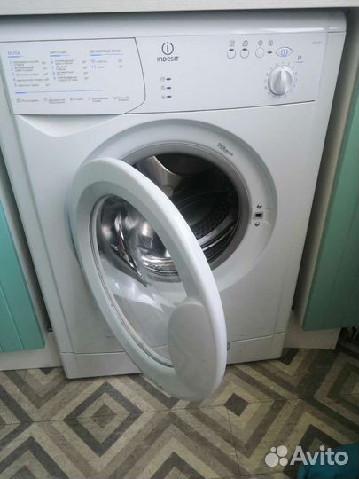 Стиральная машина Indesit wiun81