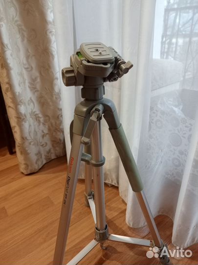 Штатив для фотоаппарата. Сломанный