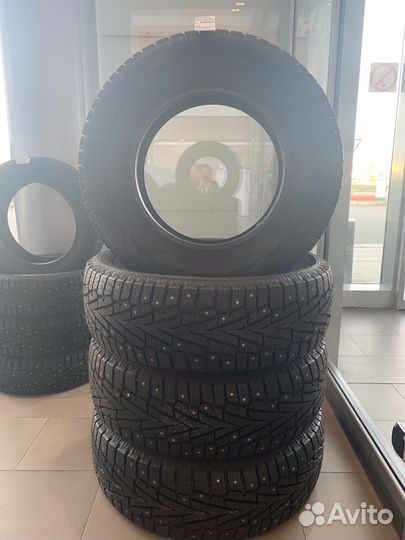 Roadstone Winguard Spike 265/65 R17