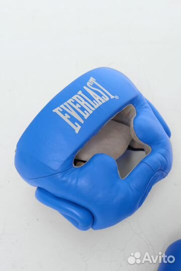 Боксерский набор: перчатки, бинты и шлем