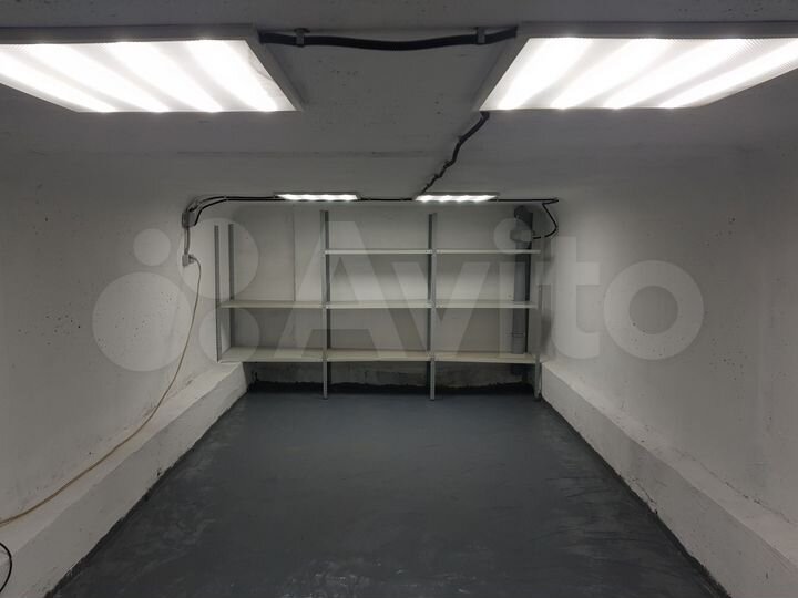 Гараж, > 30 м²