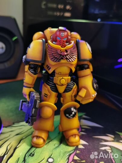 JoyToy Warhammer 40k Imperial Fists Intercessors