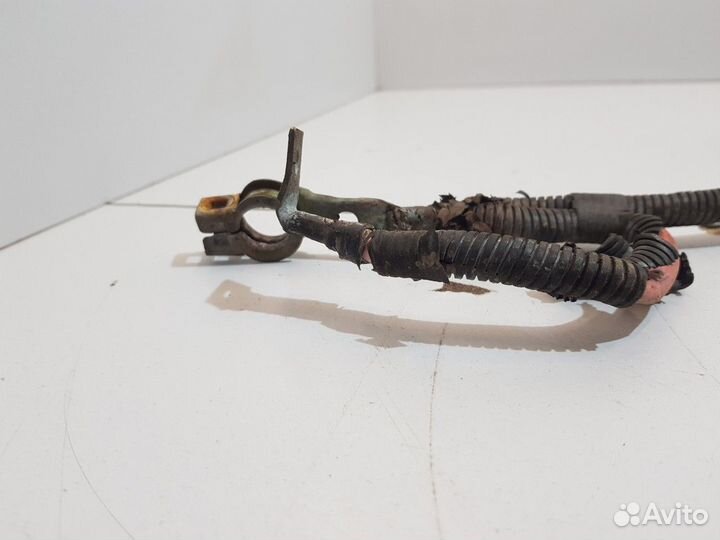 Клеммы + и - (Chevrolet Captiva)