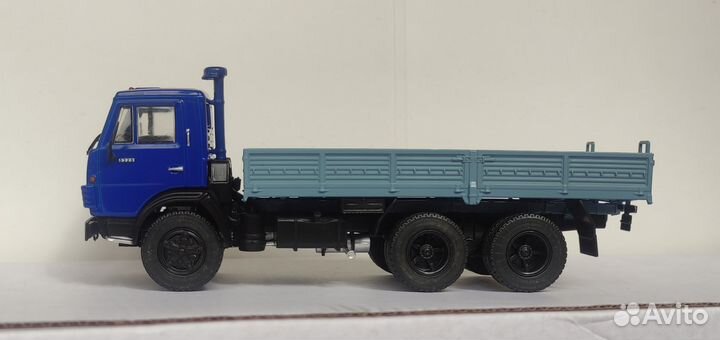 Камаз-5320 бортовой, синяя кабина, 1/43