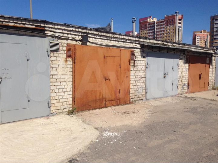 Гараж, > 30 м²