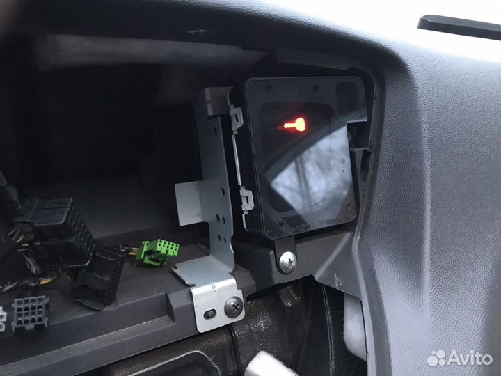 Дисплей левый / правый Tribeca