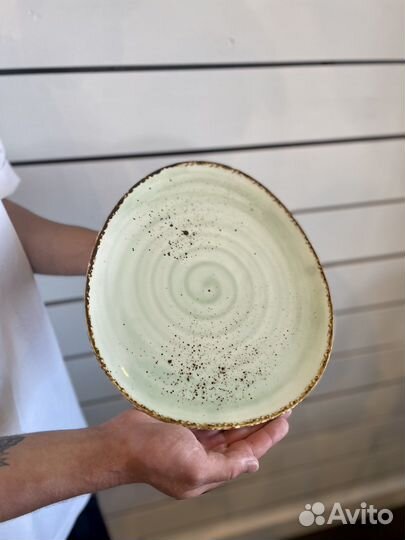 Тарелки большие плоские