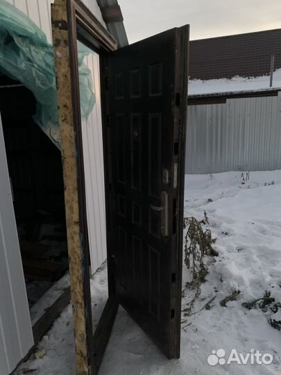 Дверь входная металлическая