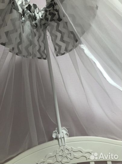 Красивый балдахин с держателем в кроватку