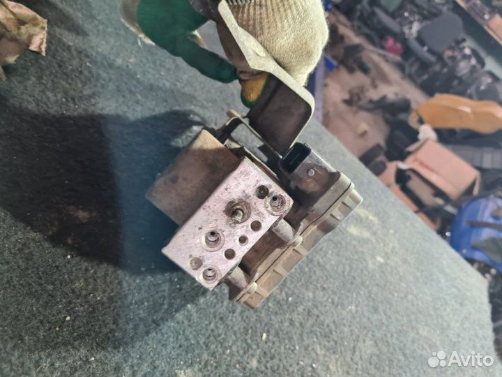 Блок ABS Mitsubishi Lancer 9 4G18 2005