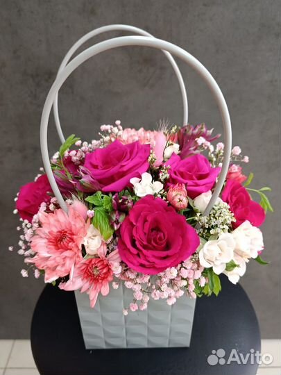 Цветы в корзинках,сумочках,коробочках
