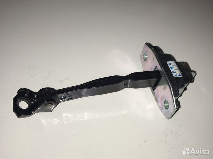 Ограничители передних дверей на Тойоту Камри 40