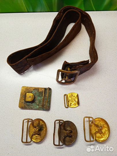 Армейская каска,ремень,пряжки,кобура от пм