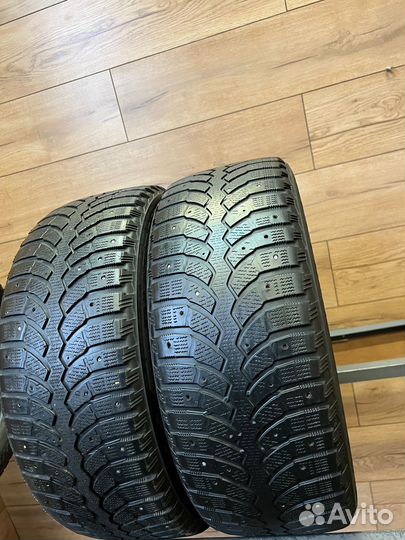 Bridgestone Blizzak Spike-01 205/55 R16