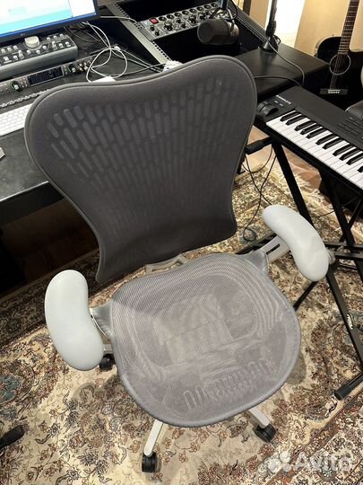 Herman miller mirra 2