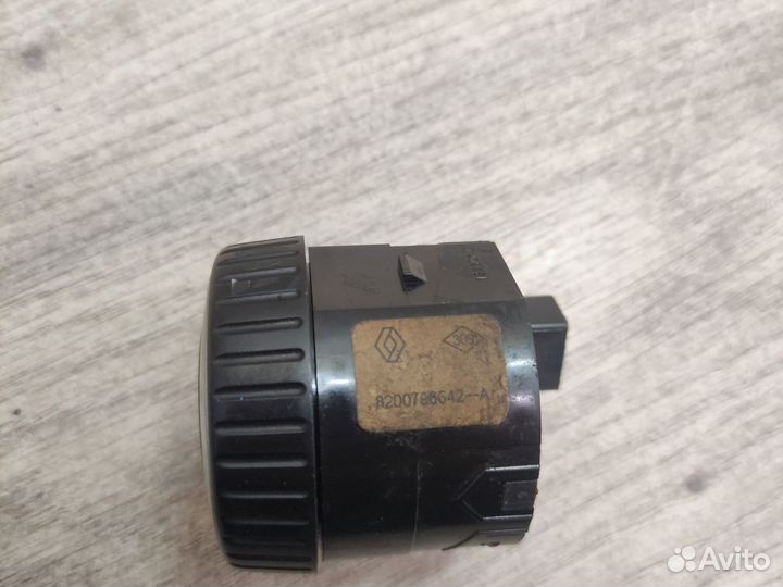 Кнопка включения полного привода Renault Duster