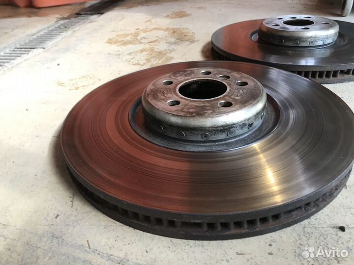 Передние томрозные диски BMW 7