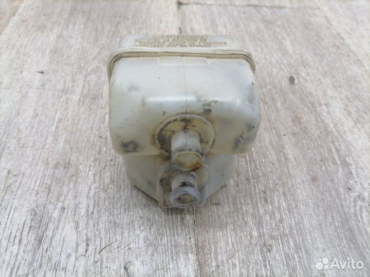 Бачок главного тормозного цилиндра Volkswagen