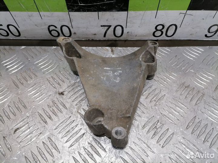 Кронштейн компрессора кондиционера Audi A6 c6 C6