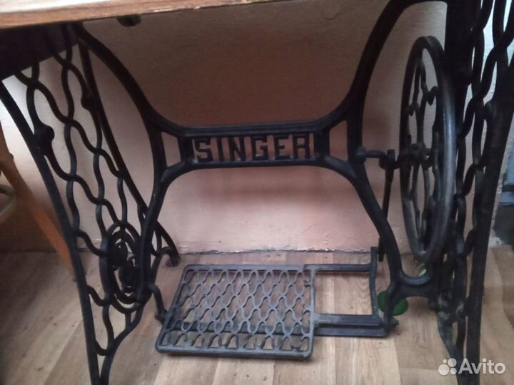 Швейная машинка Зингер ножная