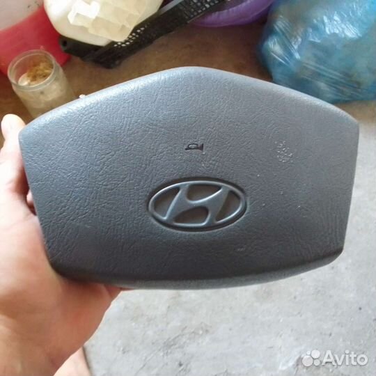 Крышка подушки безопасности хундай акцент.2 спицы