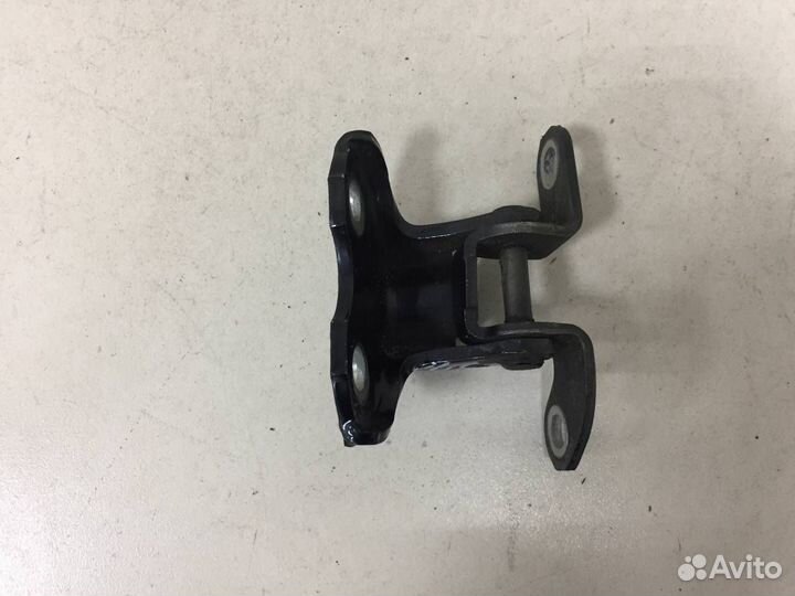 Петля двери задней правой верхняя Toyota Camry V50 2011-2017