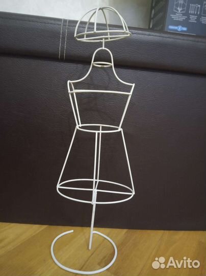 Небольшой манекен