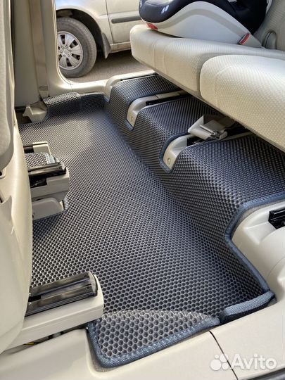 Коврики в машину эва в подарок подпятник + 2 лого