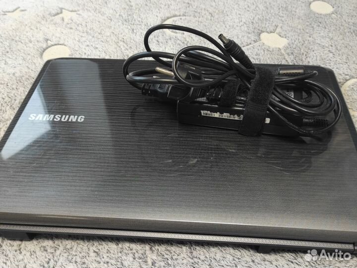 Ноутбук samsung r525