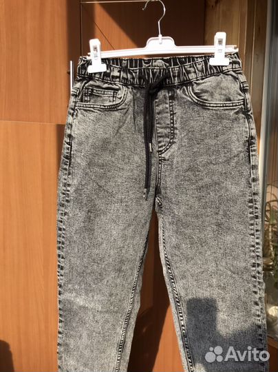 Джинсы