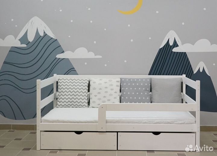 Детская кровать из массива