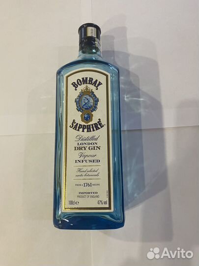 Бутылки от премиальных марок джина