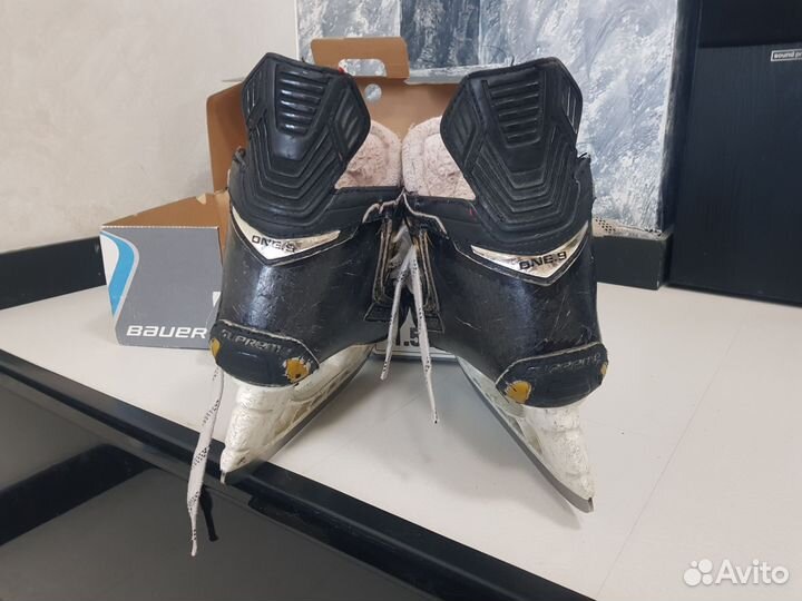 Хоккейные коньки bauer